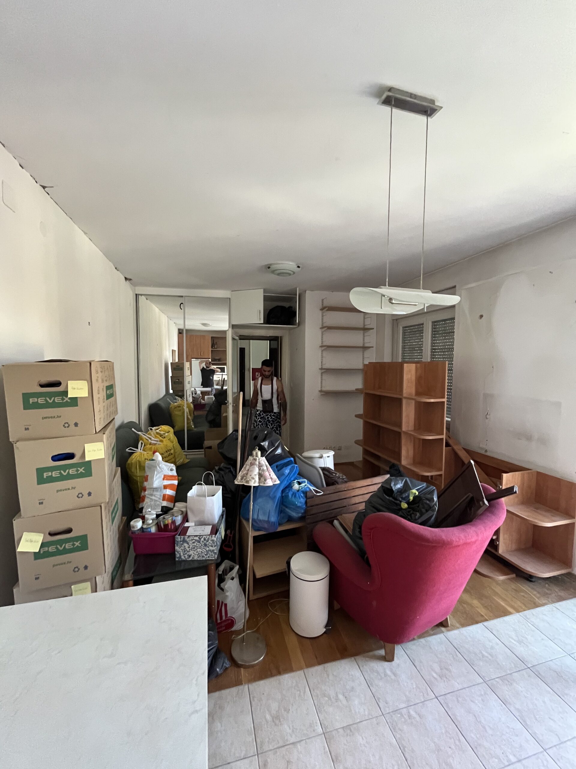 Slika prije ciscenja unutarnjeg prostora