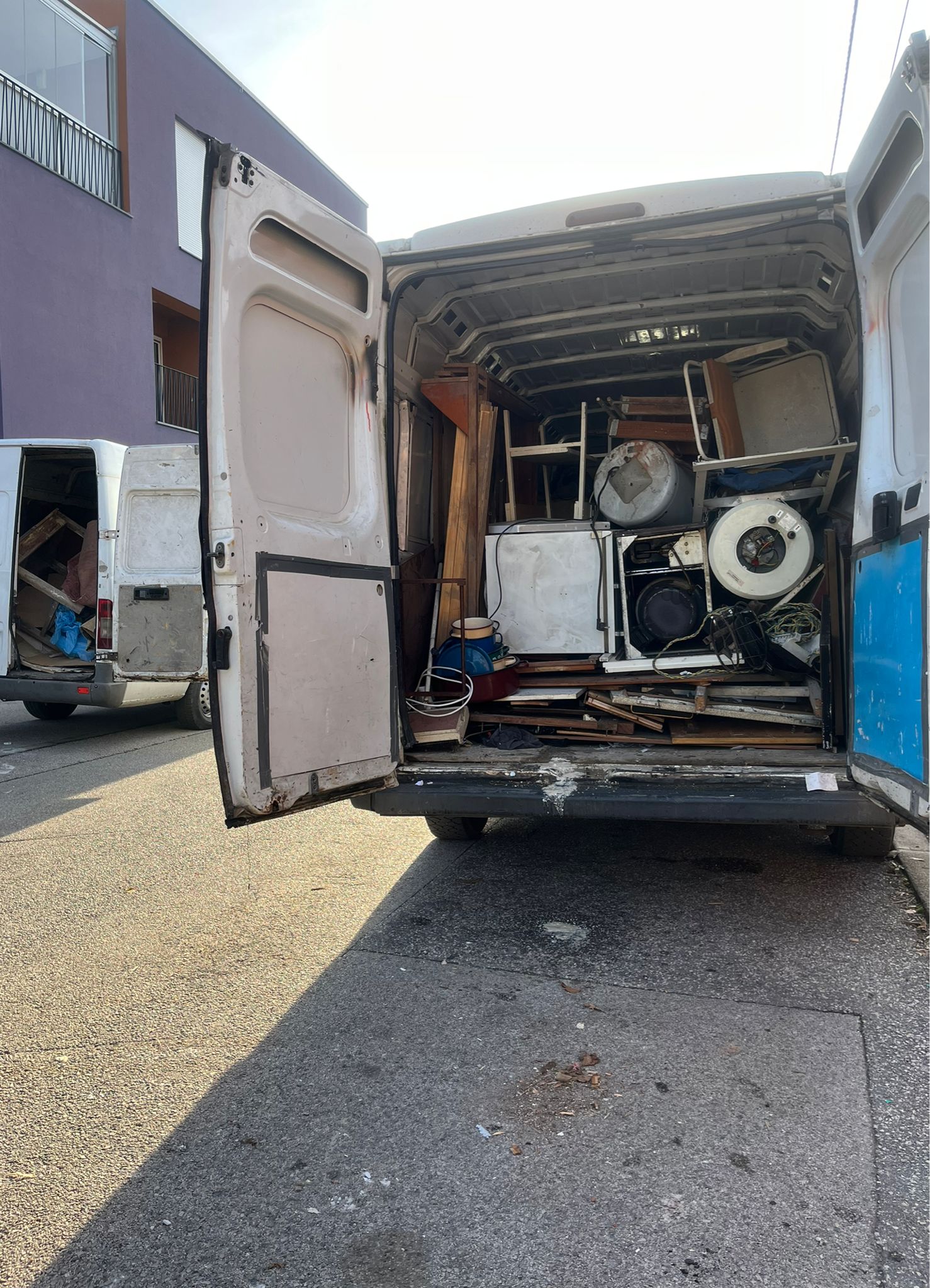 Kombi natrpan glomaznim otpadom